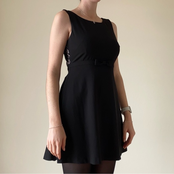 Forever 21 Black Bow Pleated Lace A Line Mini Dress Small - Picture 4 of 8